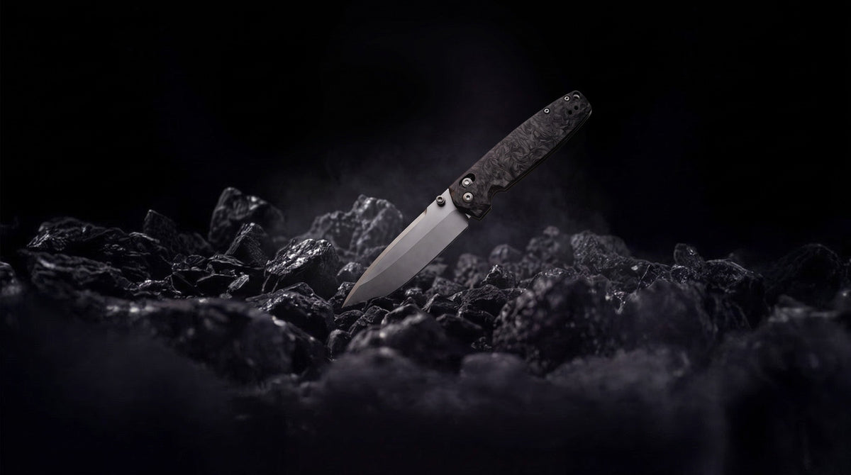 ONYX Everyday Folder auf schwarzer Kohle